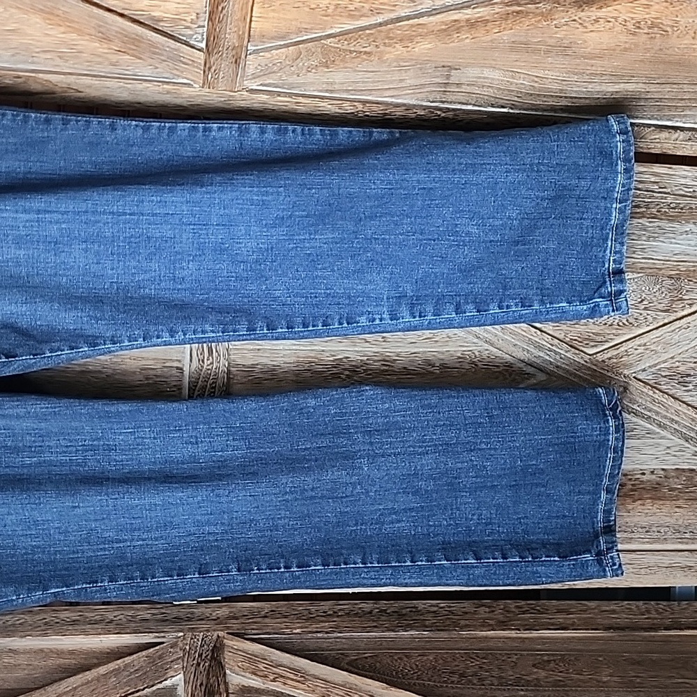 Lee Ladies Straight Leg Jeans - Picture 3 of 8